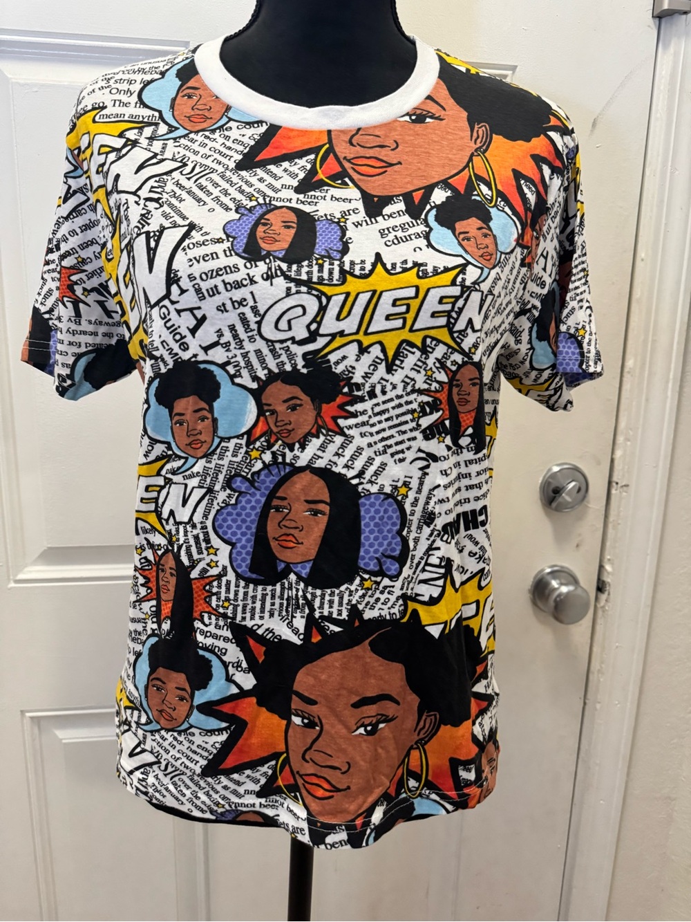 On Fire 'Queen' Pop Art Short Sleeve Tee - White Multi 0562